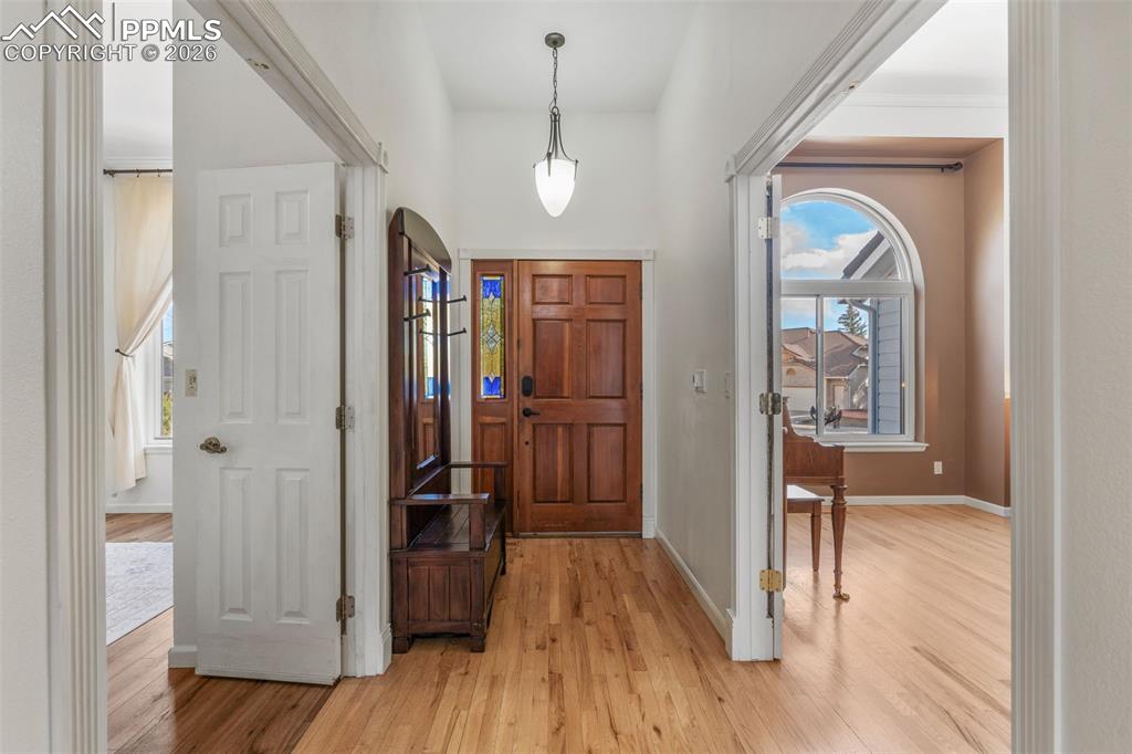 Image 3 of 50: Entry