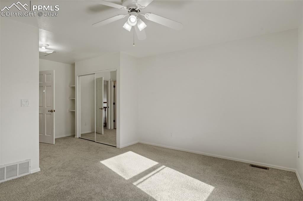 Image 32 of 50: Bedroom