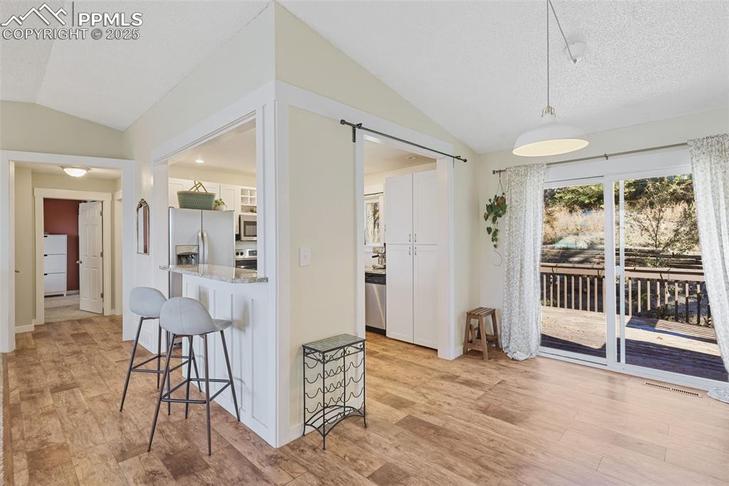 Image 10 of 24: Kitchen