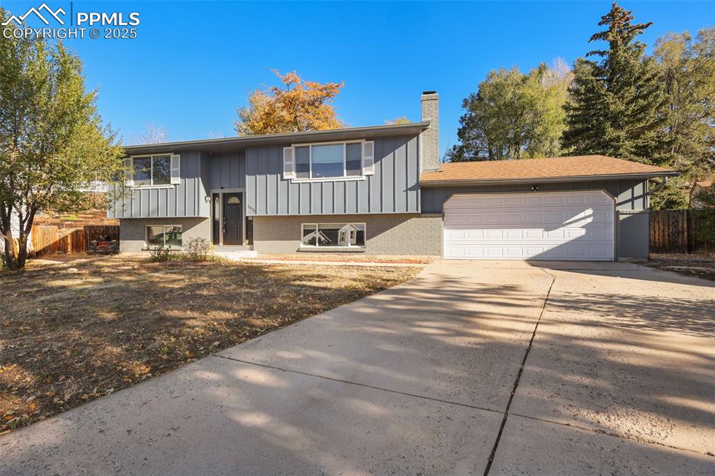 Image 2 of 24: Front of Structure