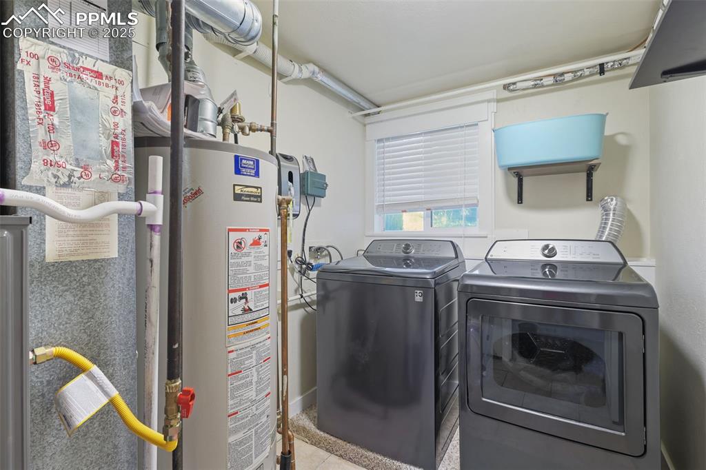 Image 21 of 24: Laundry