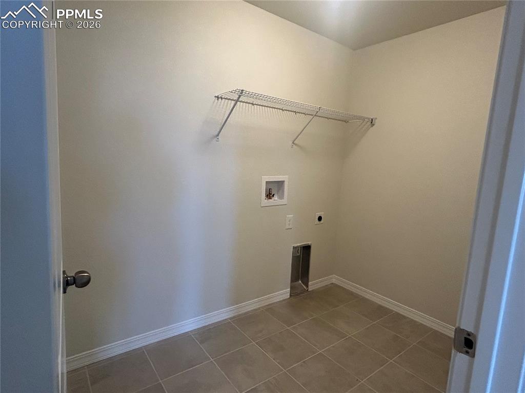 Image 12 of 14: Laundry