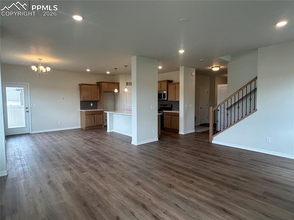 Image 5 of 14: Living Room