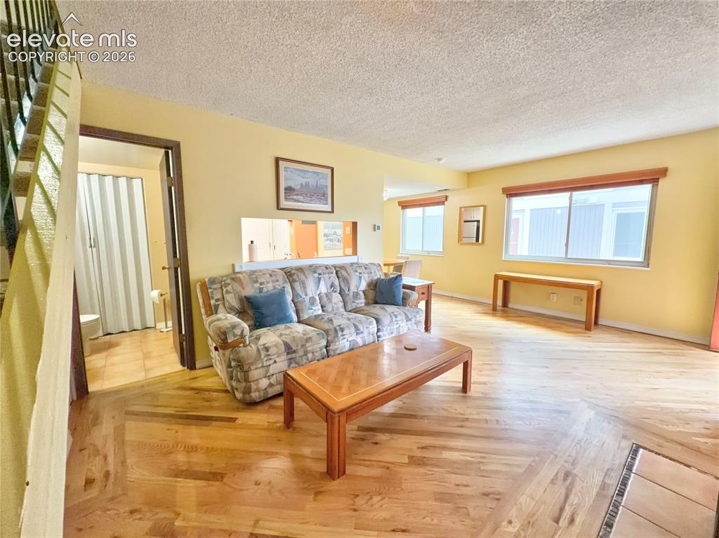 Image 3 of 18: Living Room
