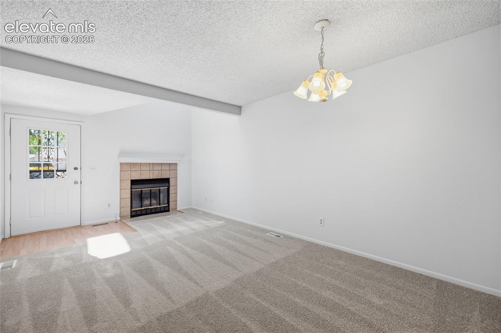 Image 7 of 32: Living Room