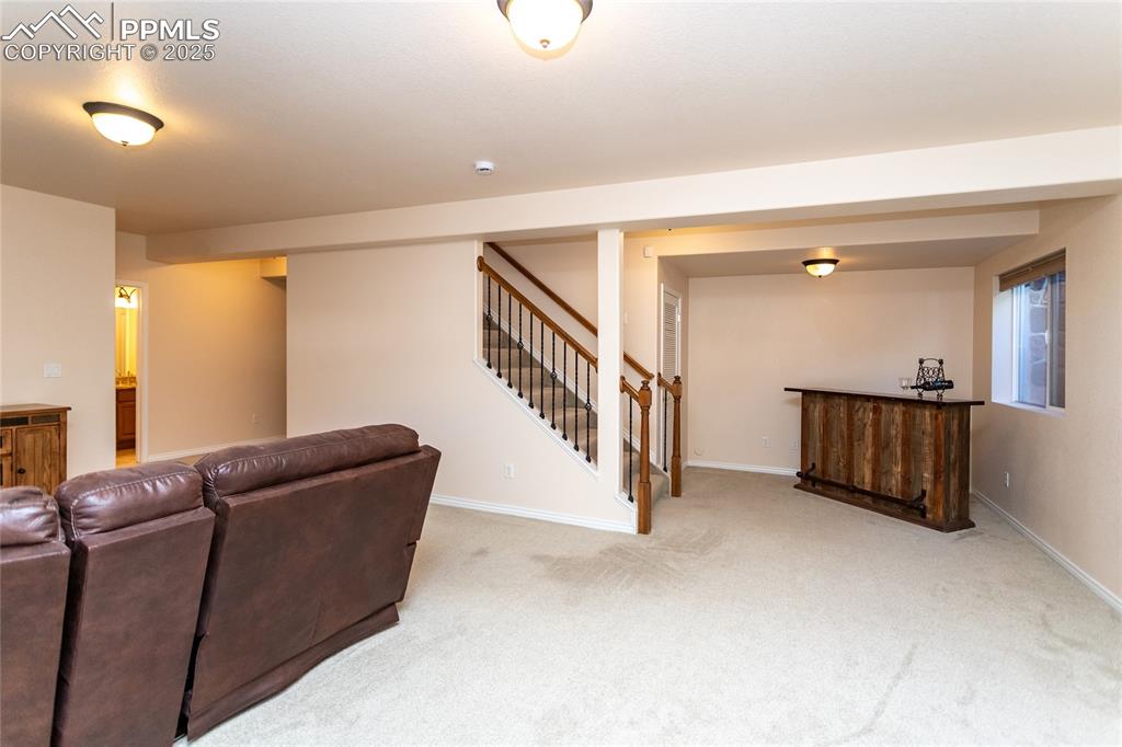 Image 19 of 30: Living Room