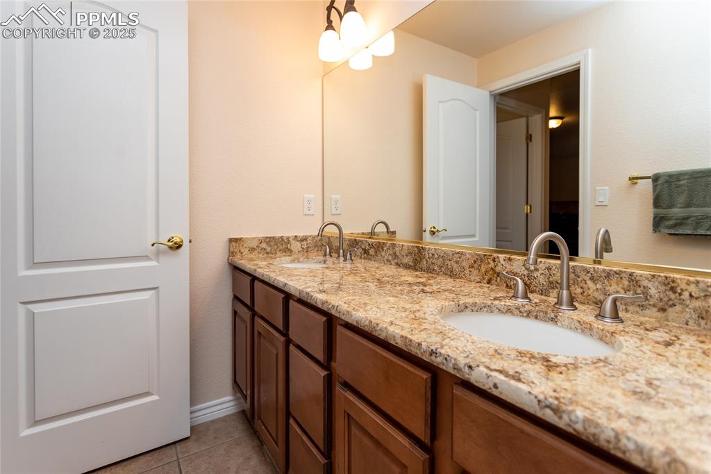 Image 20 of 30: Basement bathroom