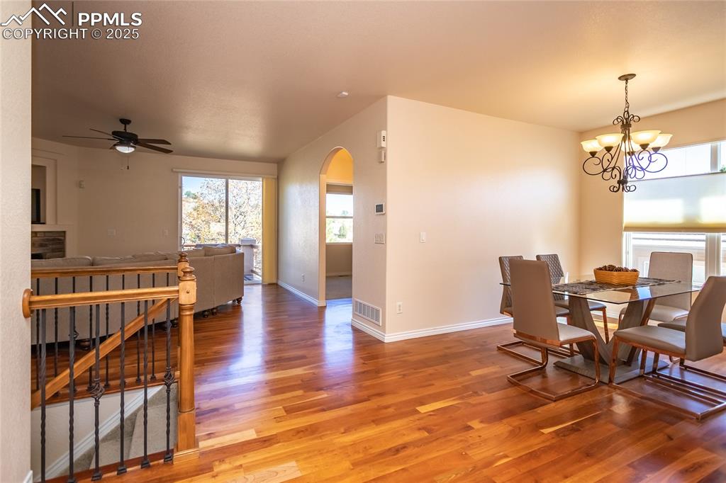 Image 4 of 30: Dining Area