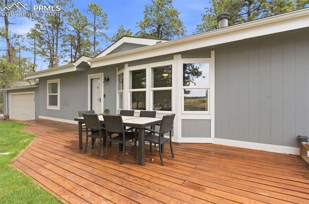 Image 8 of 48: Deck