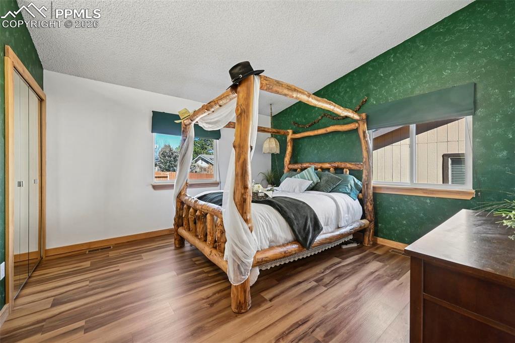 Image 11 of 34: Bedroom