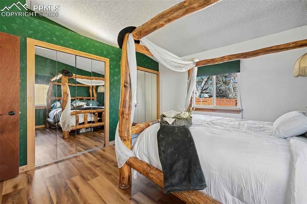 Image 13 of 34: Bedroom