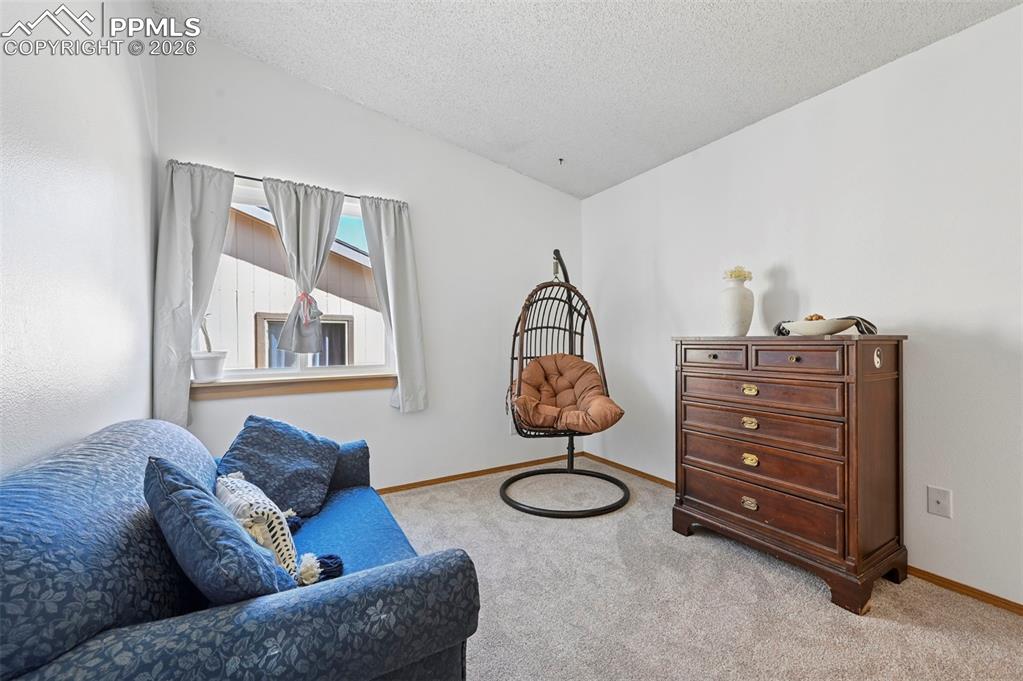 Image 14 of 34: Sitting Room