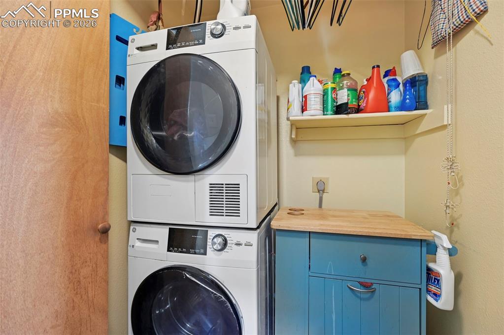 Image 19 of 34: Laundry