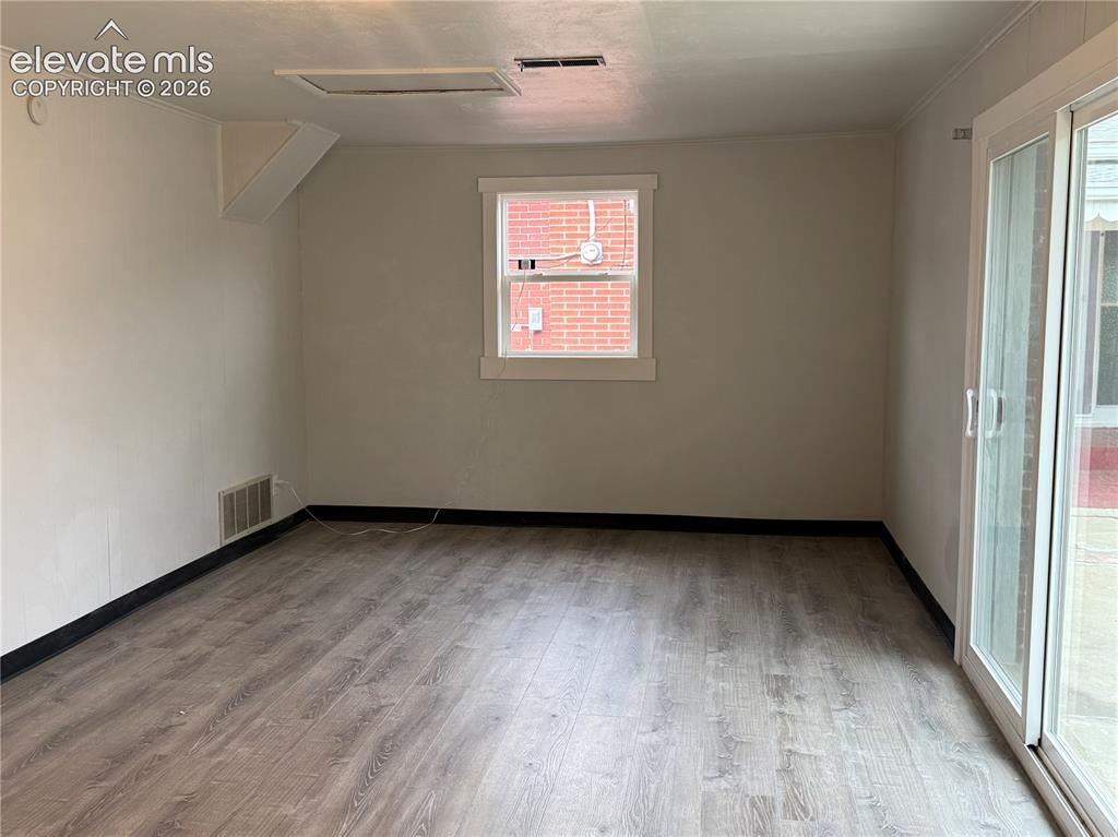 Image 15 of 18: Bonus Room in Garage
