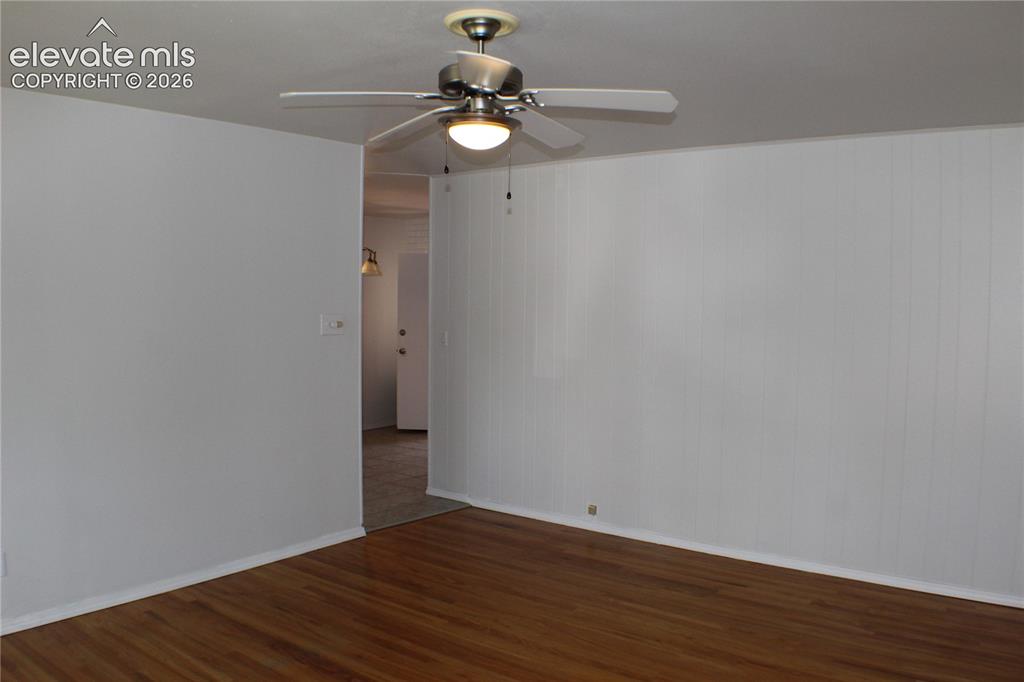 Image 2 of 18: Living Room