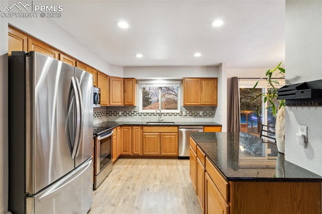 Image 11 of 35: Kitchen