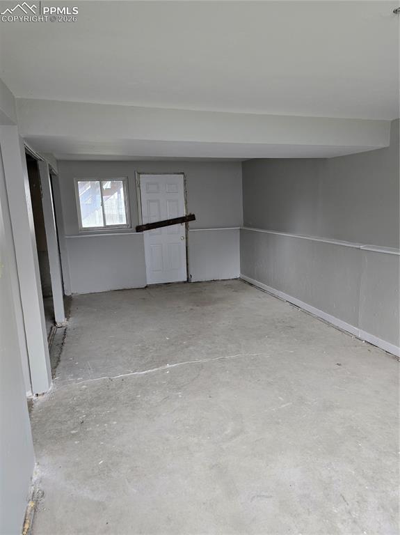 Image 10 of 19: Entry