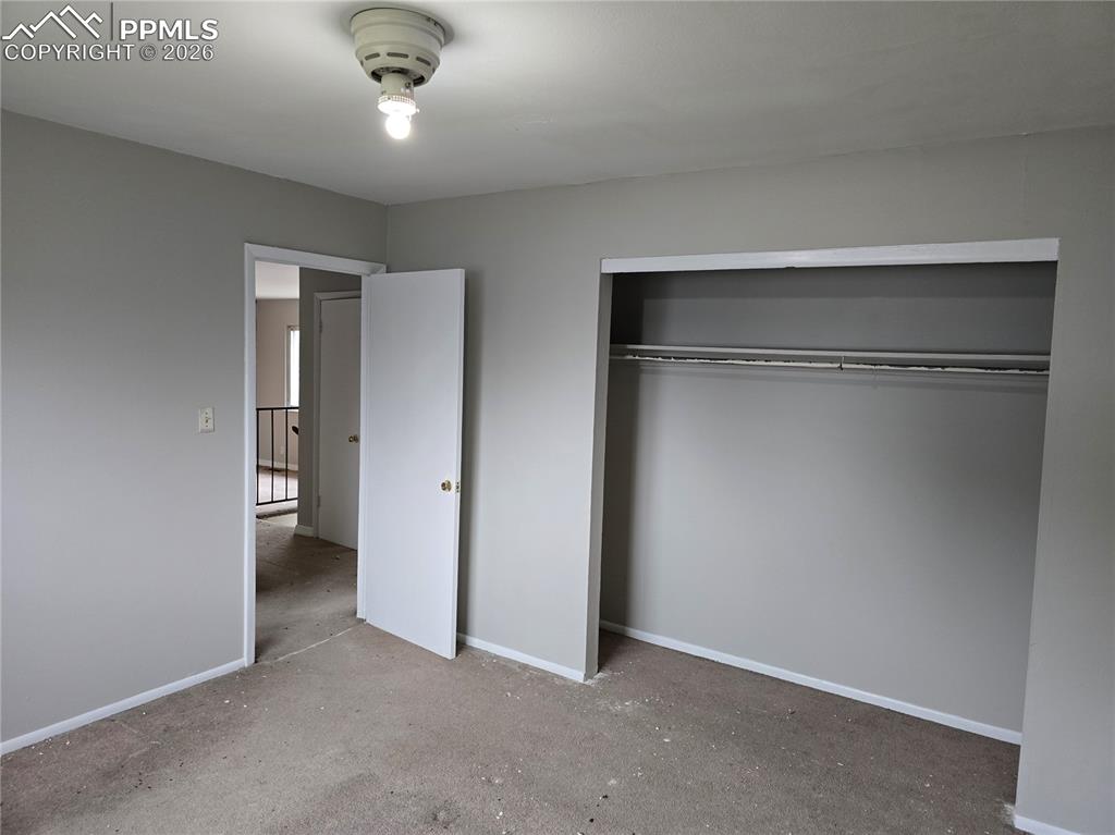 Image 7 of 19: Bedroom