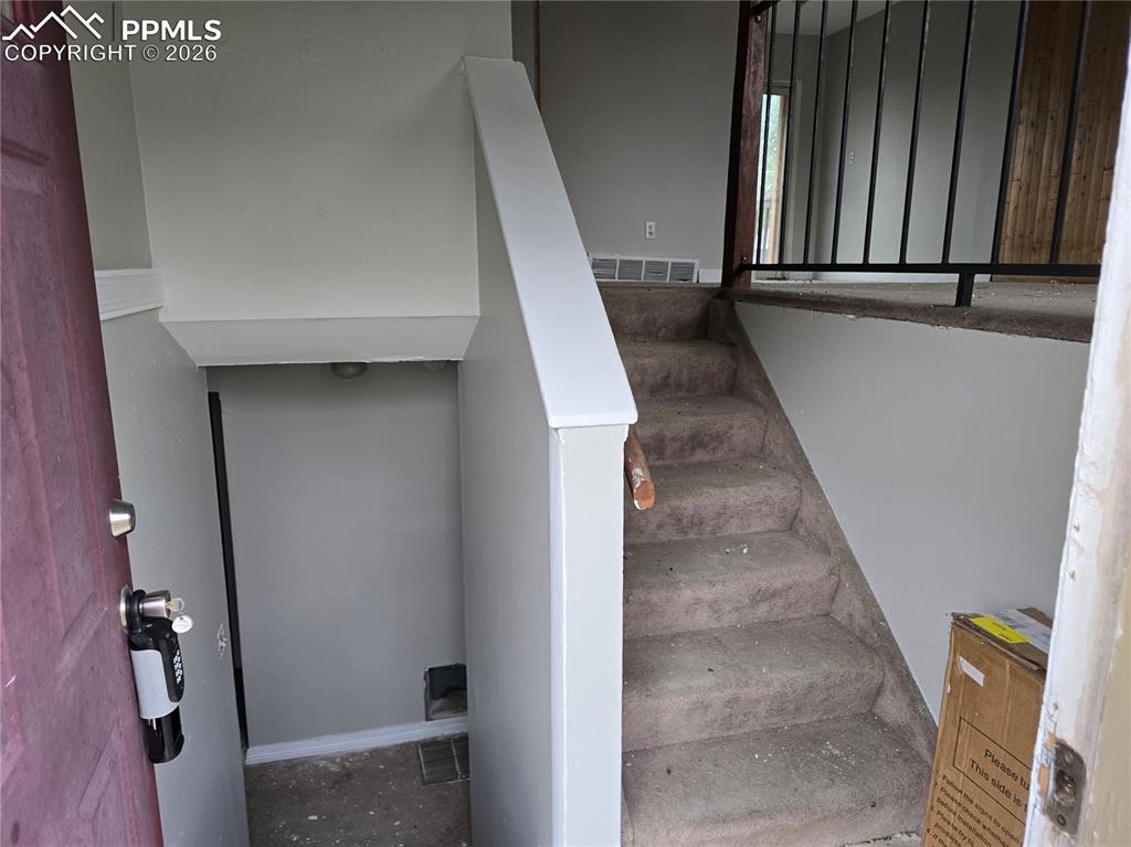 Image 9 of 19: Hallway