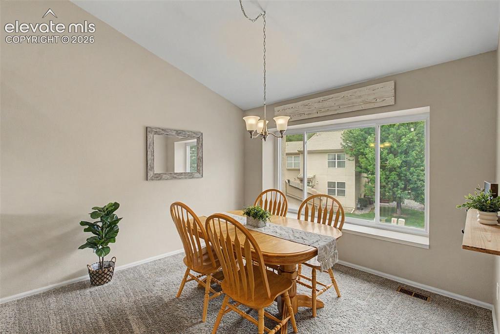Image 14 of 43: Dining Area