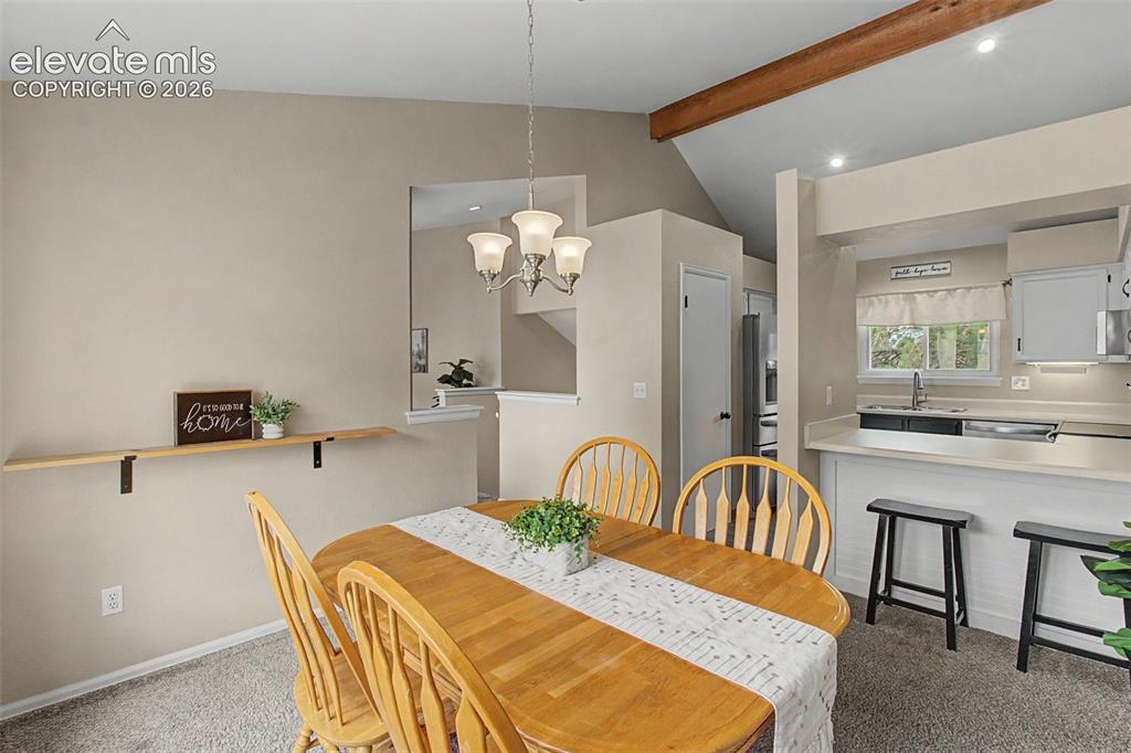 Image 17 of 43: Dining Area