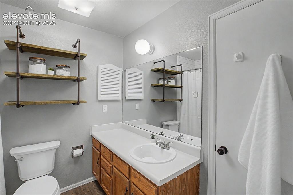 Image 30 of 43: Bathroom