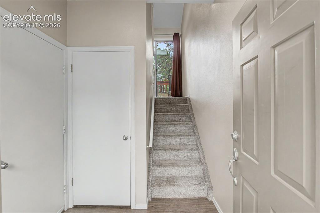 Image 7 of 43: Entry