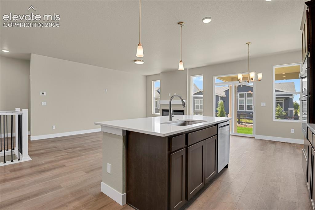 Image 10 of 42: Kitchen