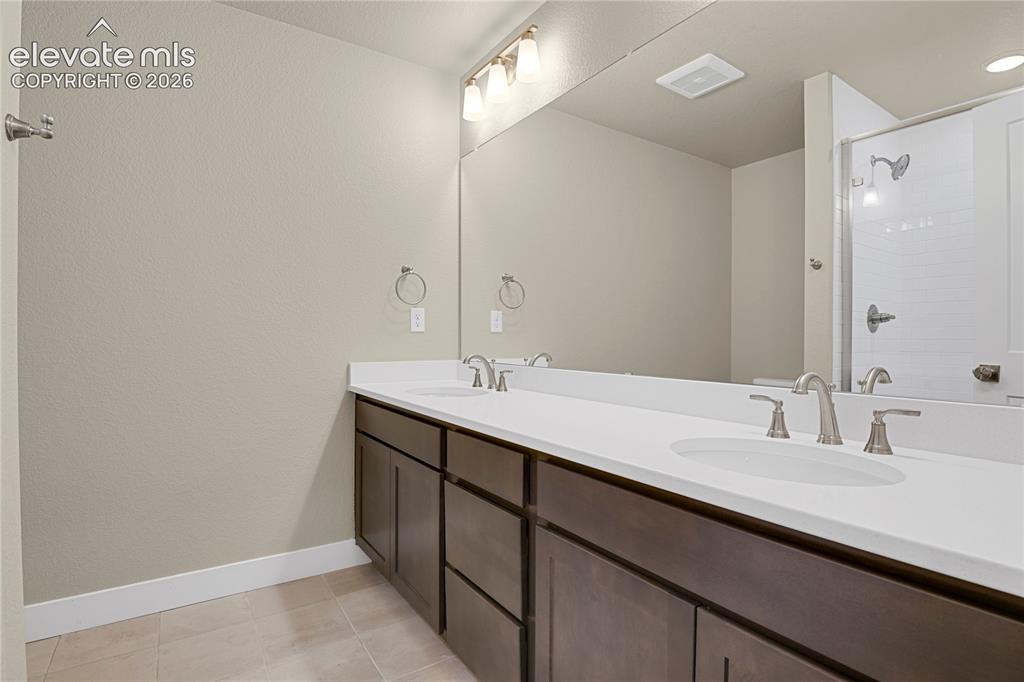Image 26 of 42: Basement bathroom