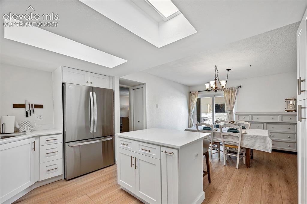 Image 10 of 24: Kitchen