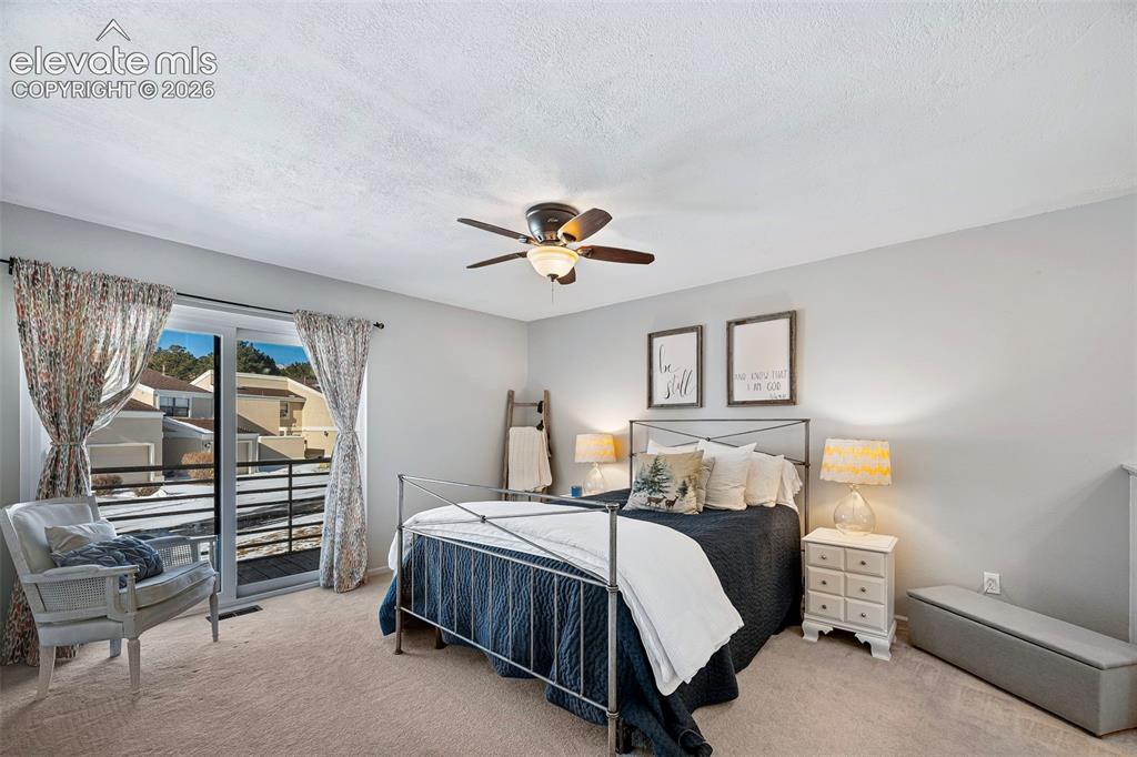 Image 11 of 24: Bedroom