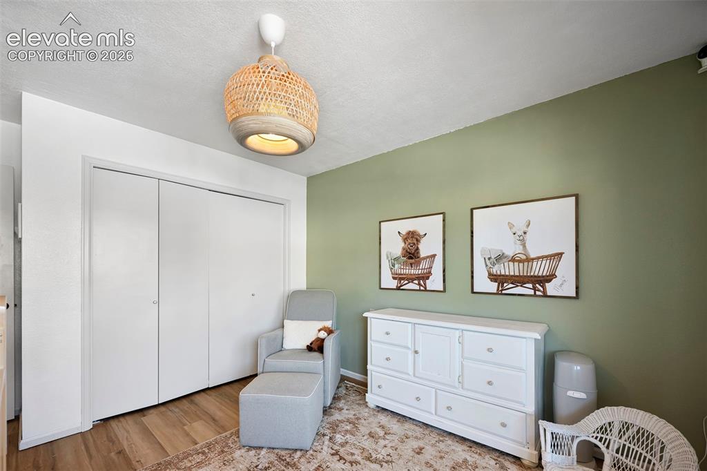 Image 19 of 24: Sitting Room