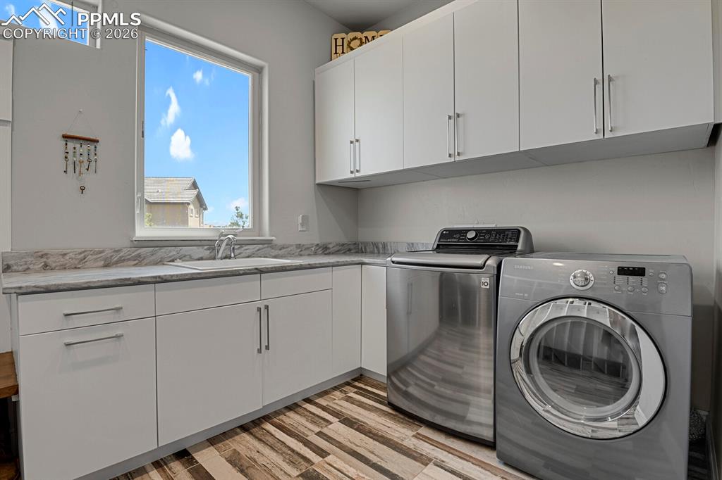 Image 27 of 43: Laundry