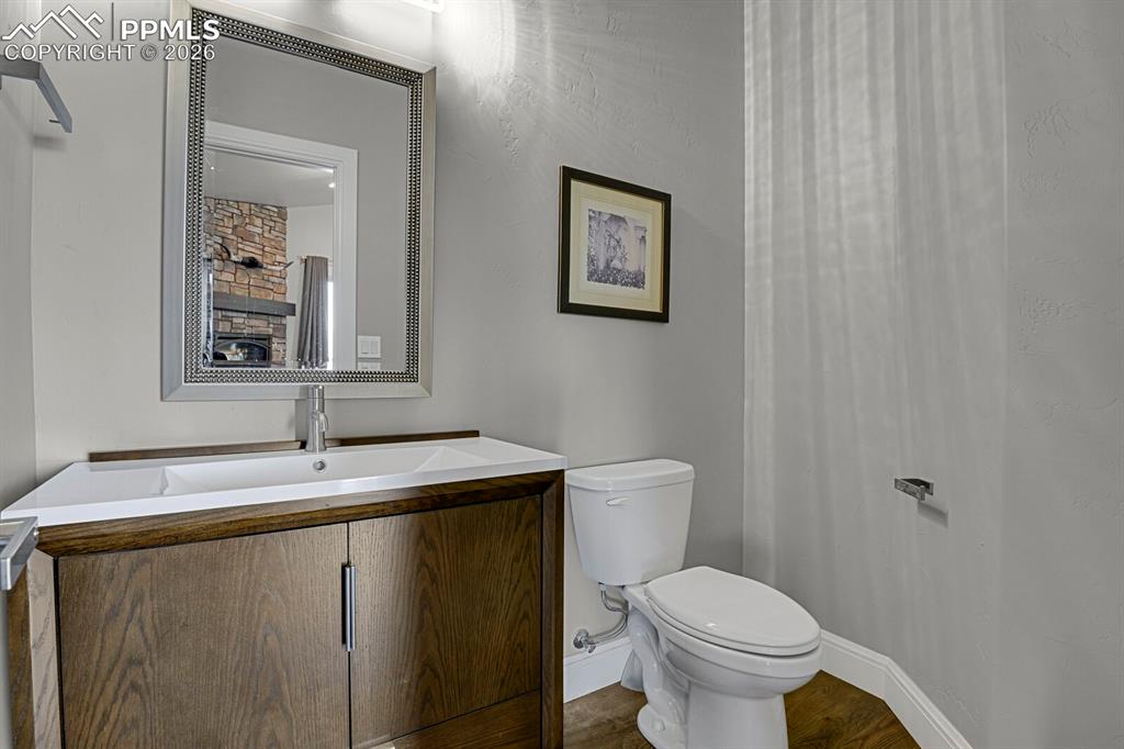 Image 28 of 43: powder