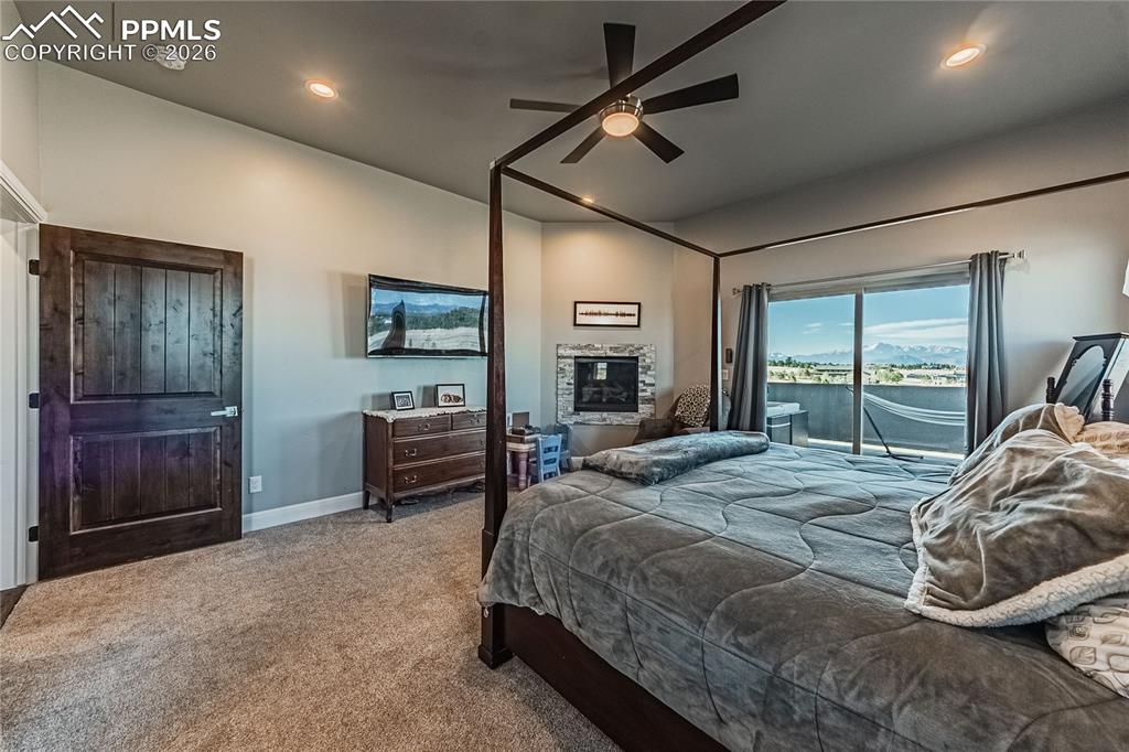 Image 5 of 43: Bedroom