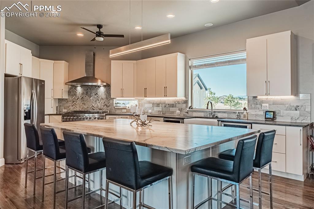 Image 8 of 43: Kitchen