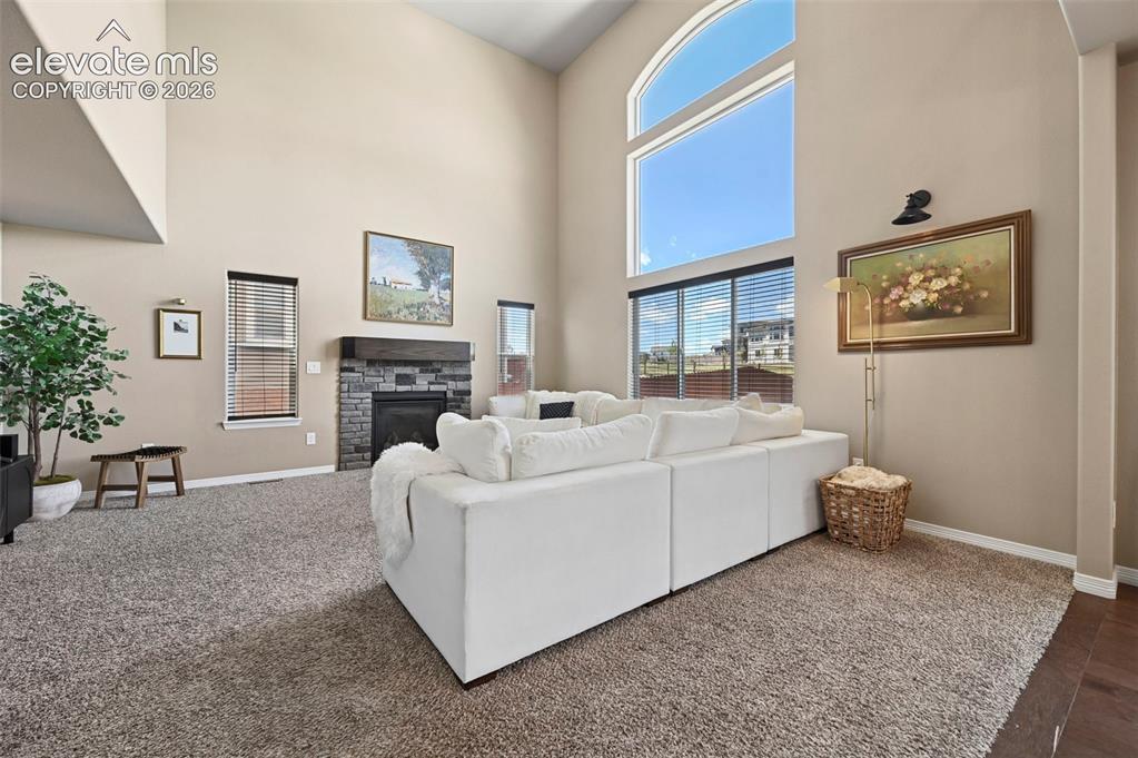 Image 14 of 40: Living Room