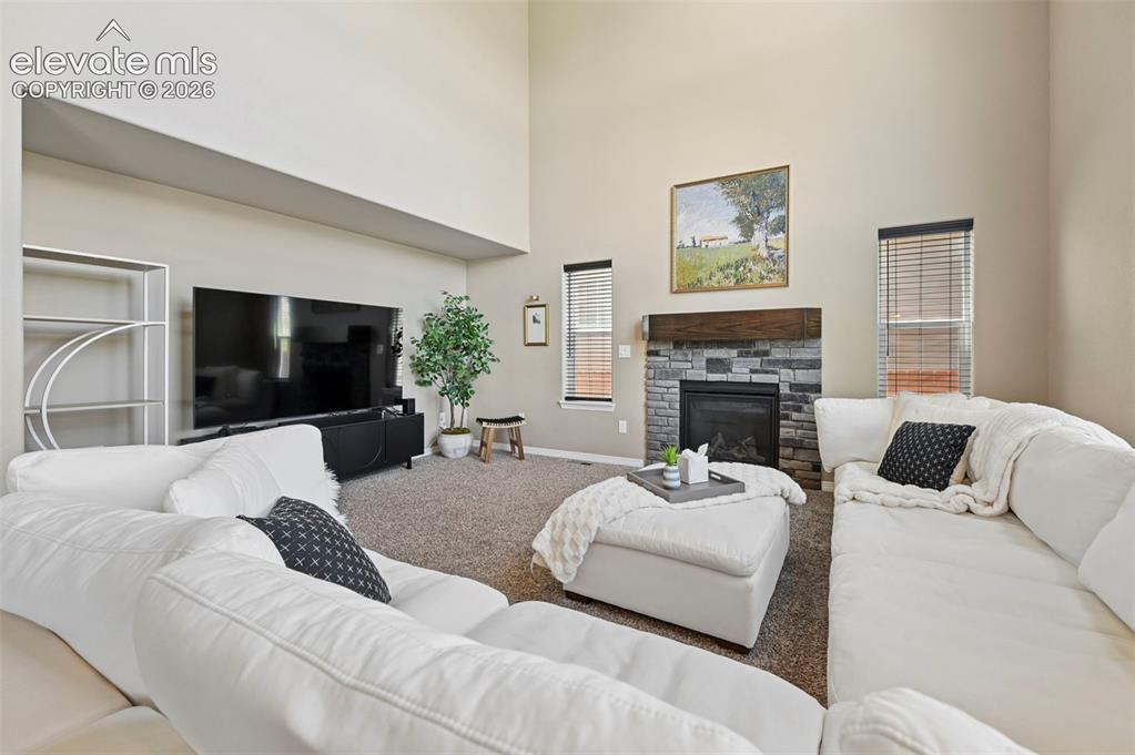 Image 16 of 40: Living Room
