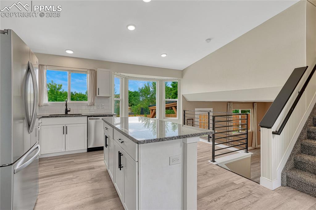 Image 12 of 50: Kitchen