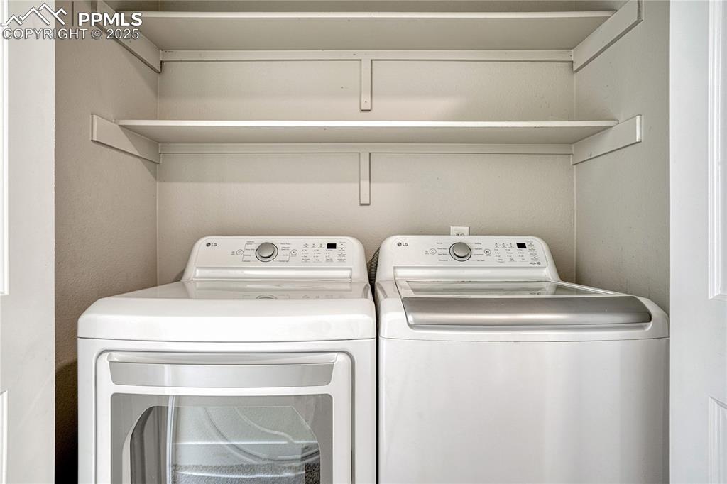 Image 31 of 50: Laundry
