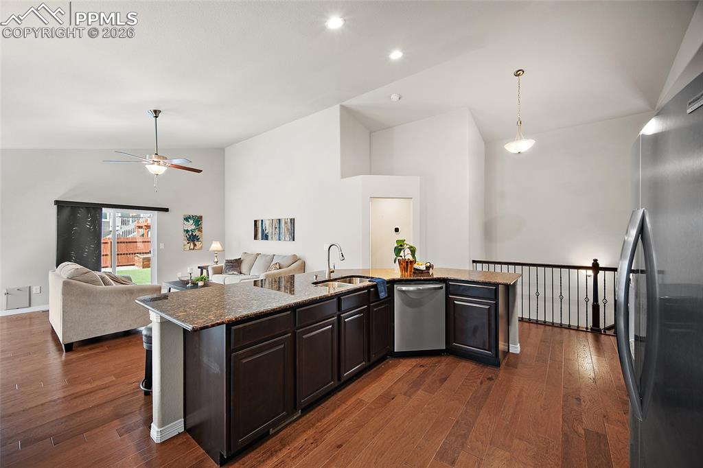 Image 7 of 50: No Description Available