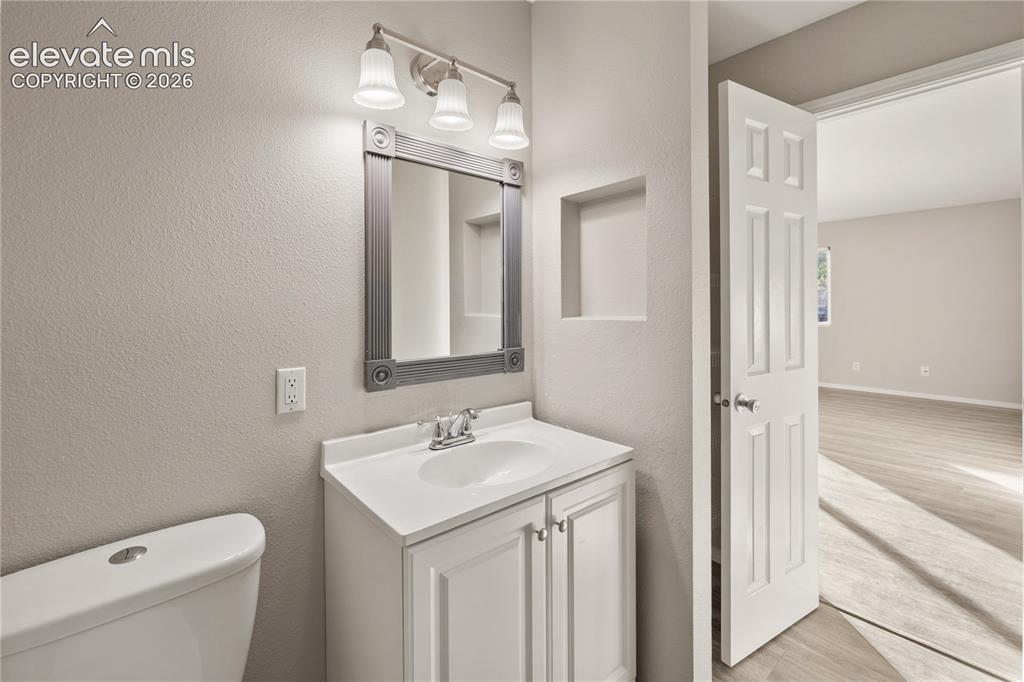 Image 31 of 49: Bathroom