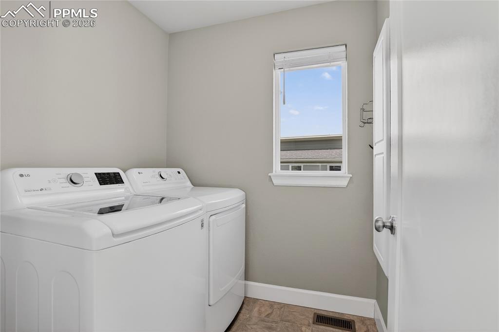 Image 14 of 17: Laundry room - upper level