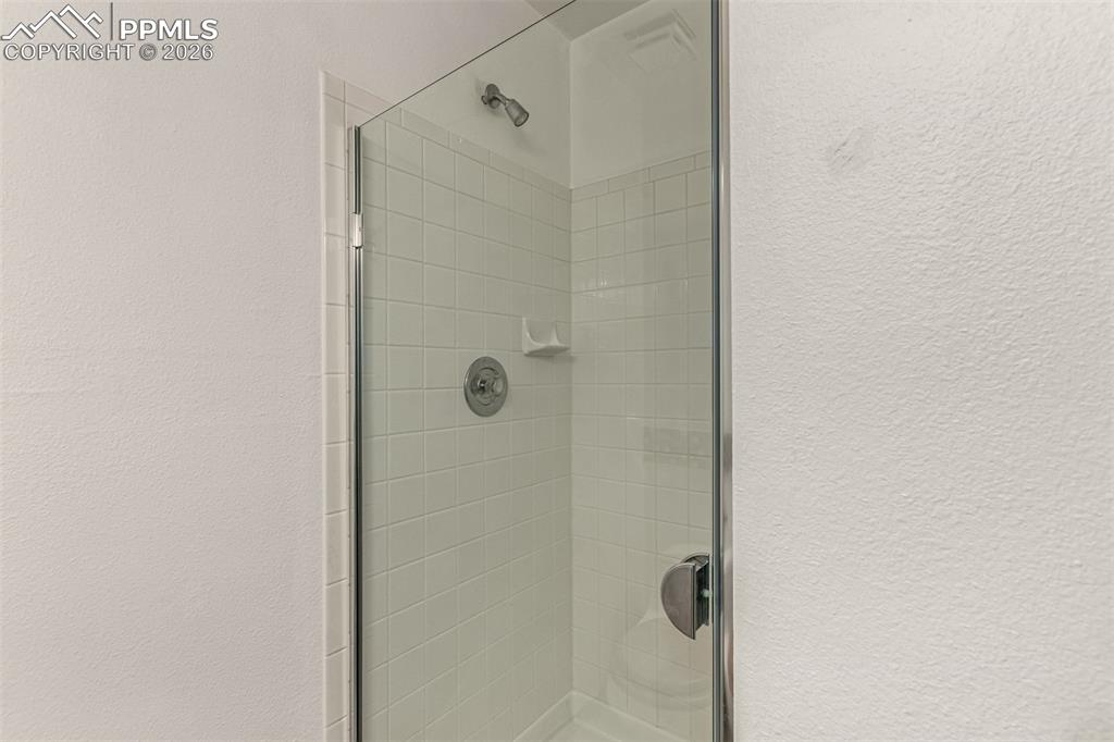 Image 14 of 37: Bathroom