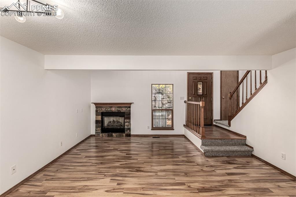 Image 7 of 37: Living Room