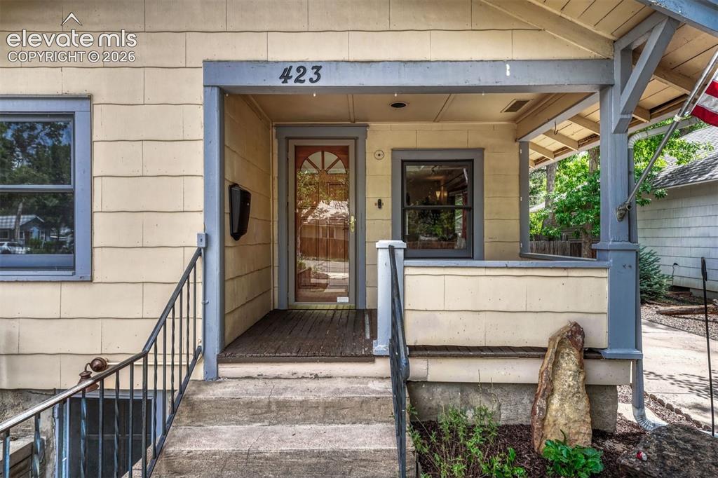 Image 14 of 42: Entry