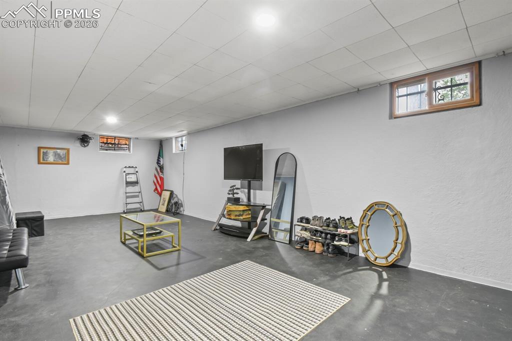 Image 23 of 31: Exercise Room