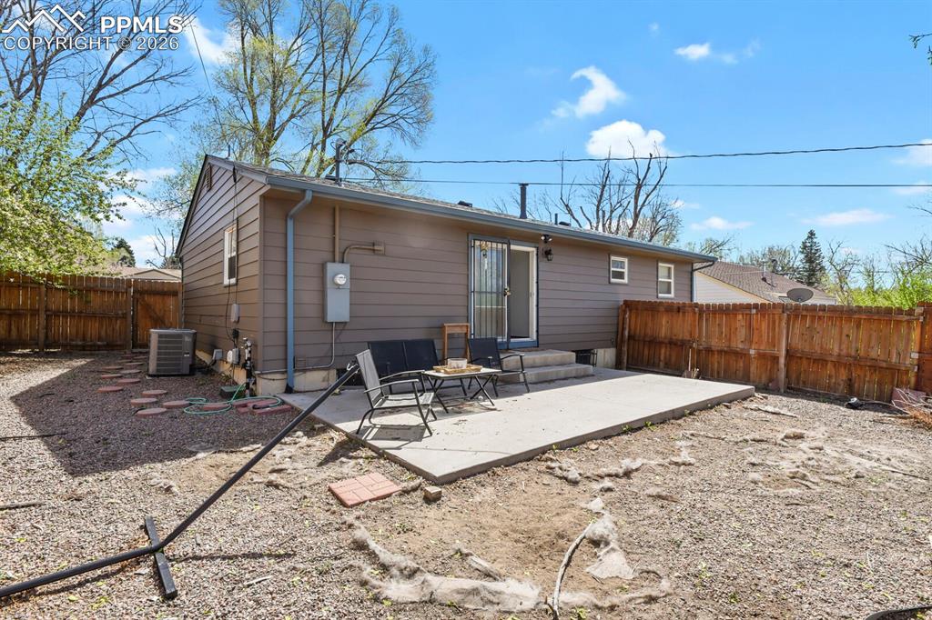 Image 28 of 31: Back of Structure