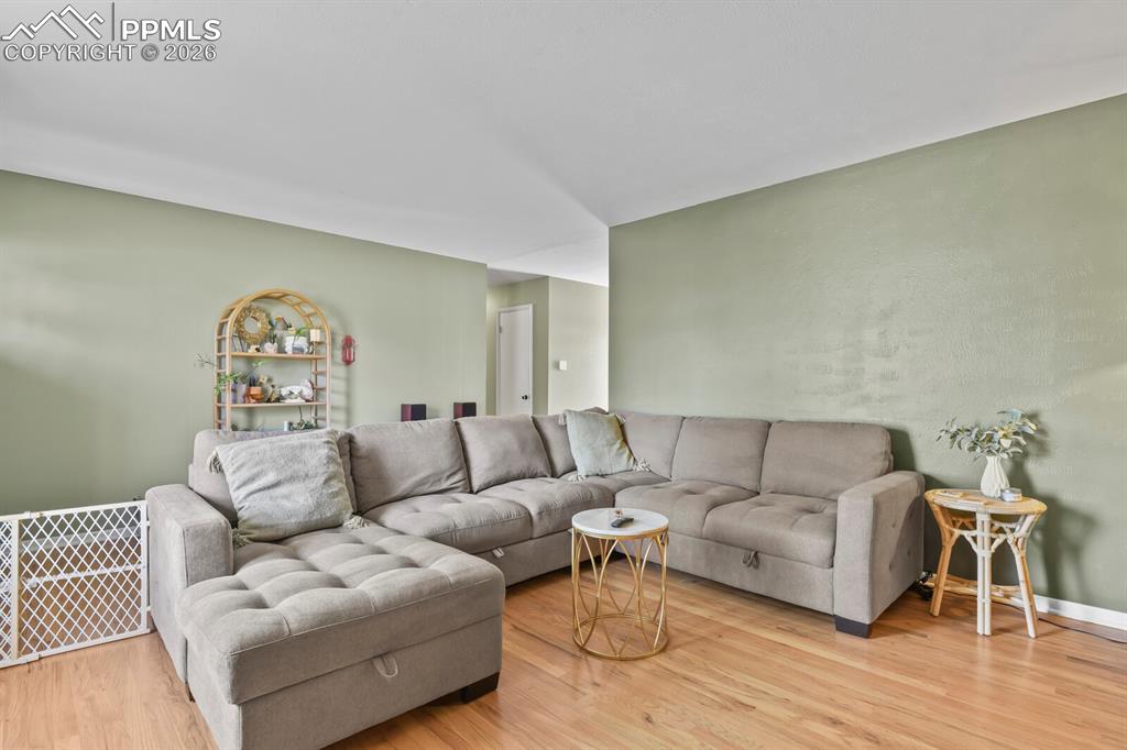 Image 7 of 31: Living Room