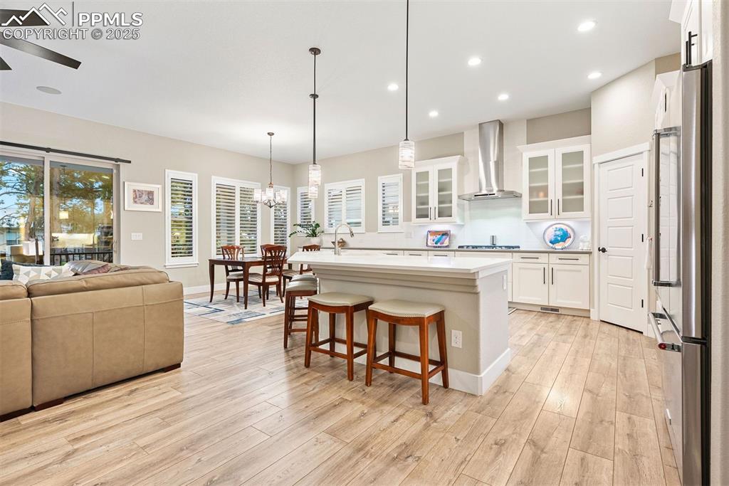 Image 10 of 42: Kitchen